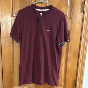 Hollister short sleeve top size large .